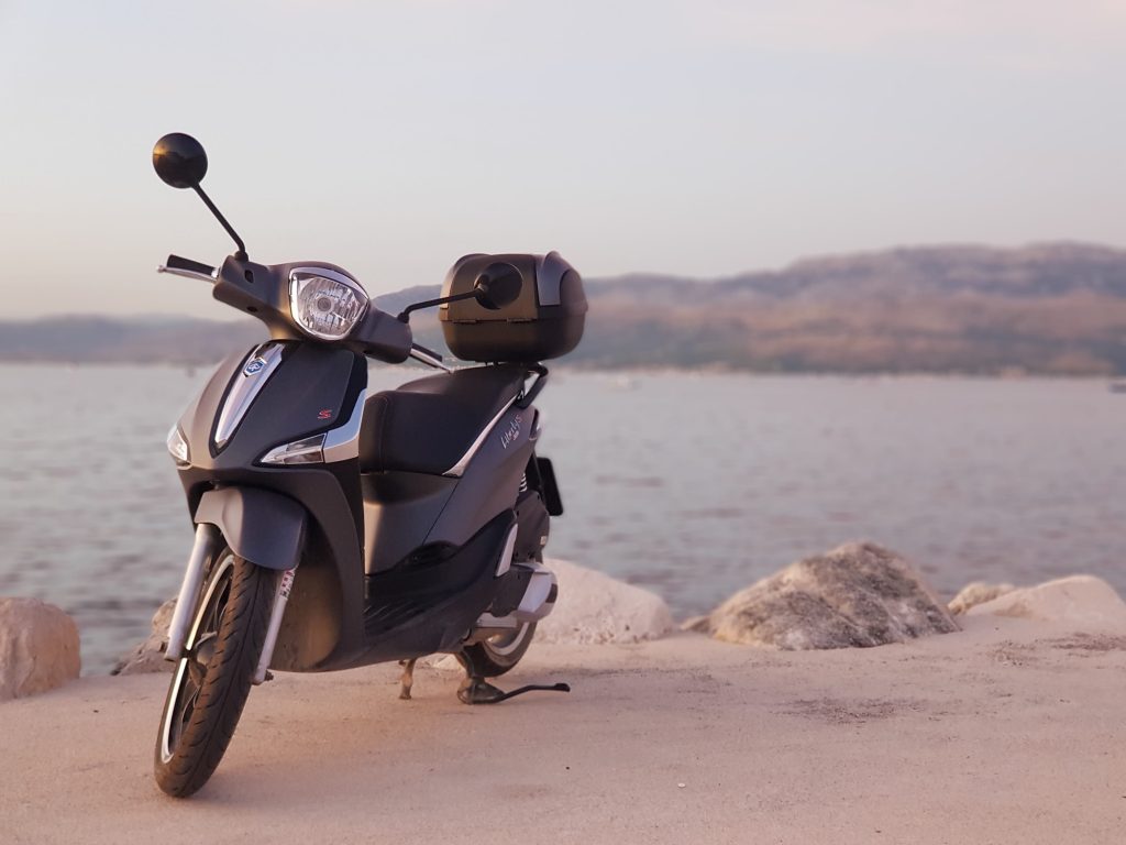 Piaggio Liberty 125 ccm scooter rental in Supetar, Brac
