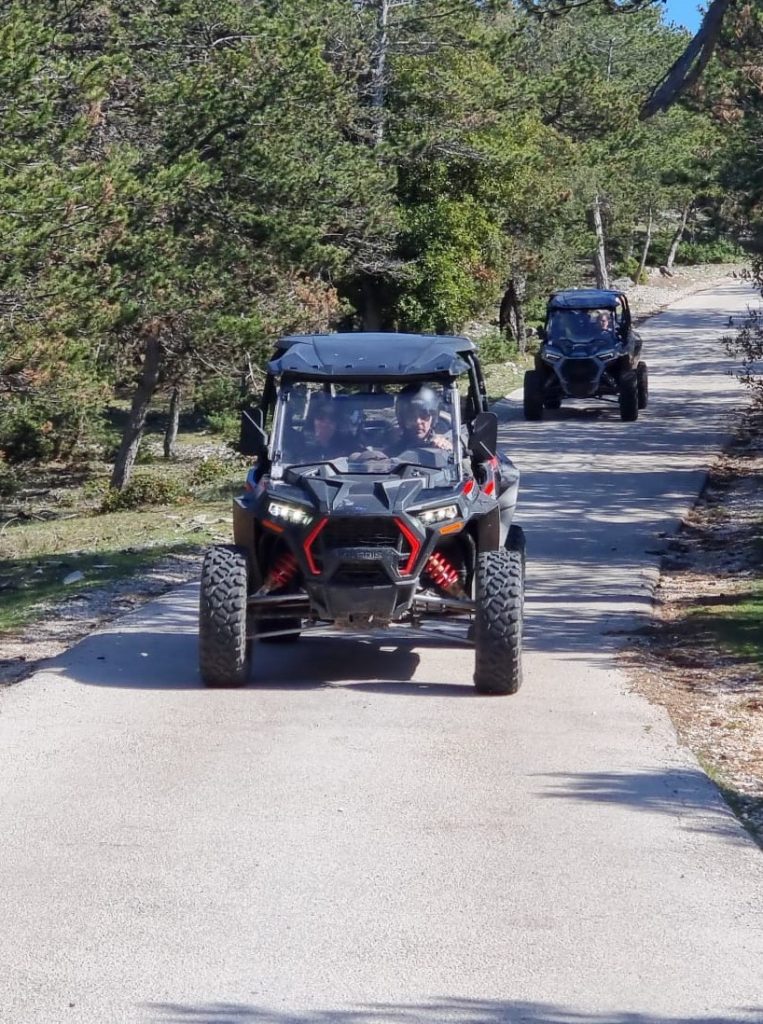 Polaris RZR XP 1000 four-seat buggy rental on Brac – additional photo